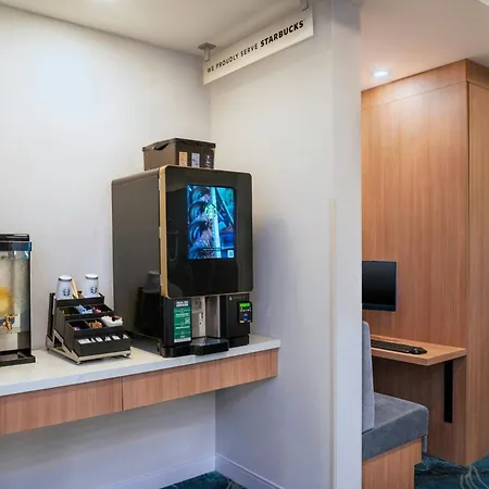 Courtyard By Marriott Toronto Airport-3
